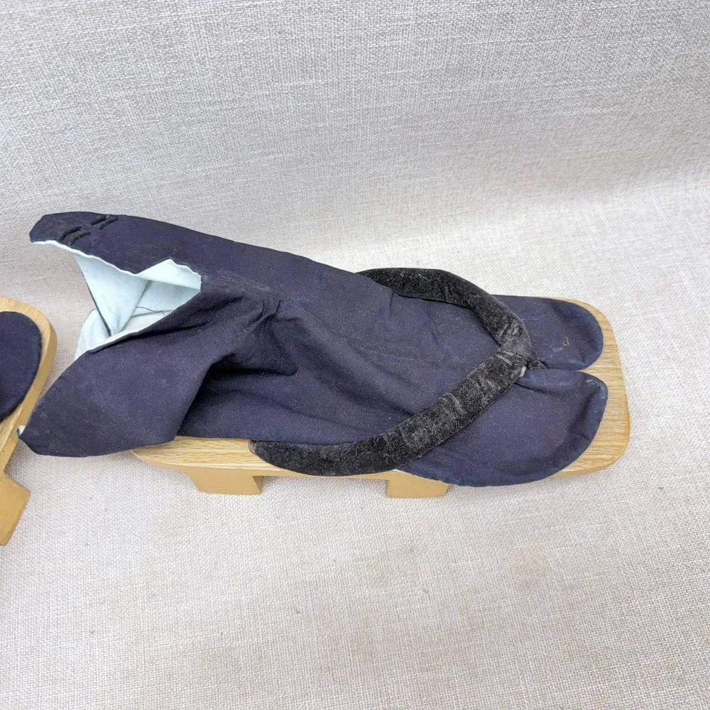 Vintage Japanese Geta Wooden Sandals 10in and Tabi Socks Set 28cm Made in Japan